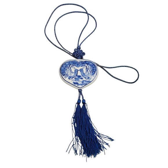 Flow Blue Peacock Love Ceramic Heart Pendant Necklace Vintage 26" Cord & Tassel - Picture 12 of 13